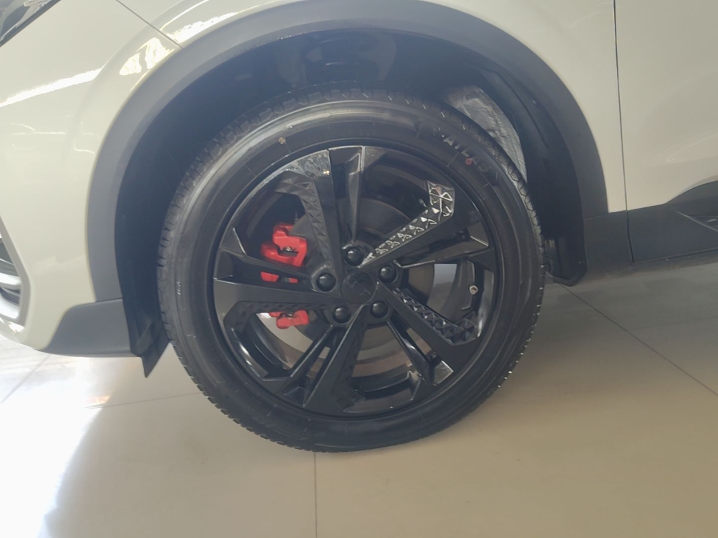 Geely Auto Coolray 2025 Bin Yue L 1.5T DCT Starlight Edition — снимка 10