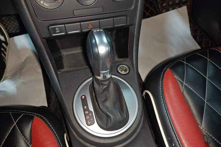 Used Volkswagen Beetle 2015 180TSI model Gear Lever