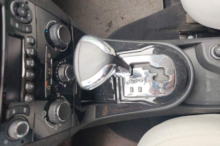 Used Citroen C-Quatre 2014 VTS Version 1.6L Automatic Prestige Model Gear Lever