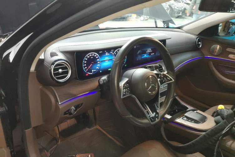 Used Mercedes-Benz E-Class New Energy 2023 E 350 e L Plug-in Hybrid Sedan
