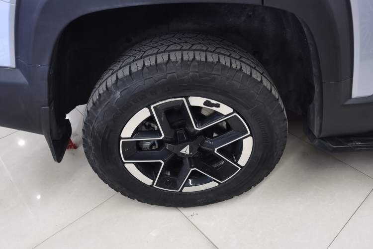 Used Deepal G318 2024 Four-Wheel-Drive Air Suspension Model
