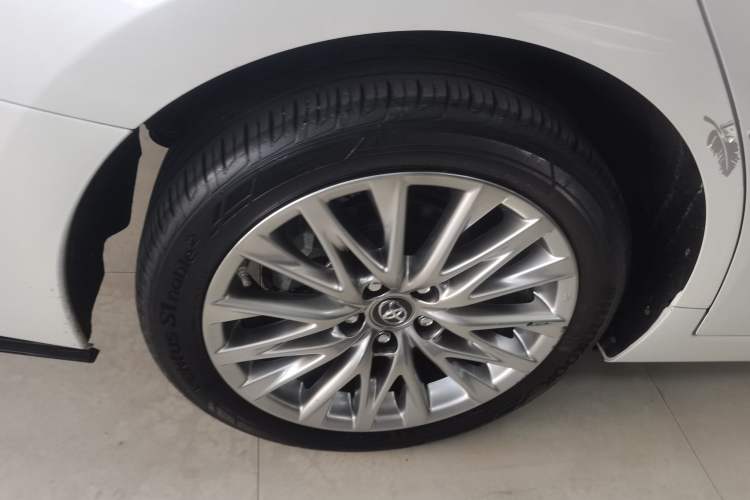 Used Toyota Avalon 2023 Dual-Motor 2.5L XLE Prestige Edition
