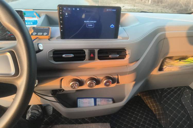 Used JMC E Fushun 2025 Model, Open Window Version, 53.58 kWh, Mid-axle, Mid-roof
