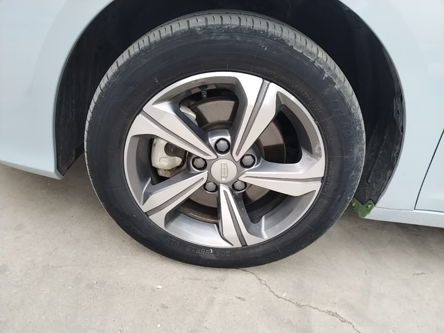 Geely Auto Emgrand L HiP 2024 Longteng Edition 1.5TD-DHT Pro 100KM Superior Model — снимка 10