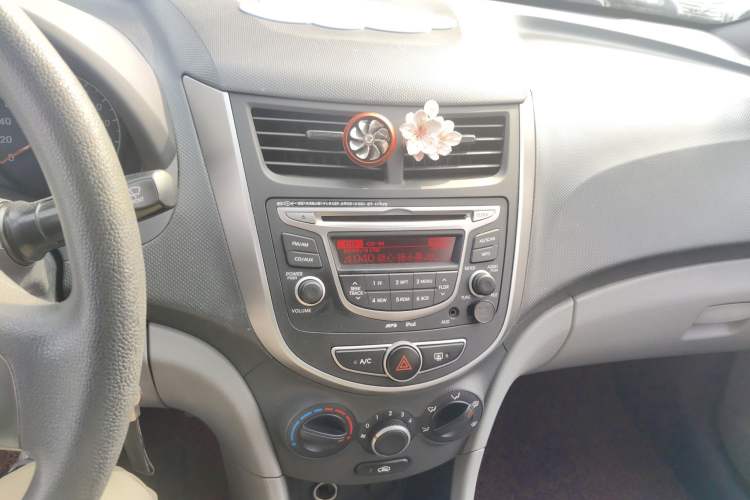 Used Hyundai Verna (older generation) 2014 1.4L Automatic Smart GLS
