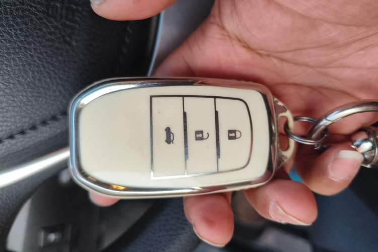 Used Toyota Levin 2017 Revised Dual-Engine 1.8H GS E-CVT Elite Sunroof Version China VI Standard