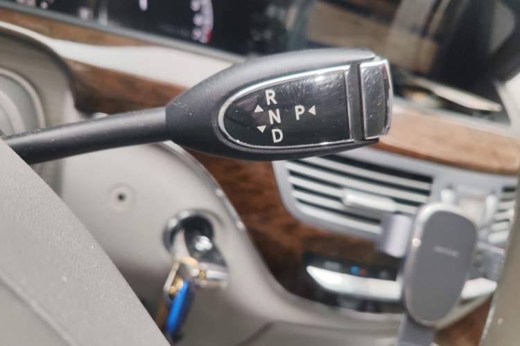 Used Mercedes-Benz S-Class 2012 S 300 L Business Standard Model
