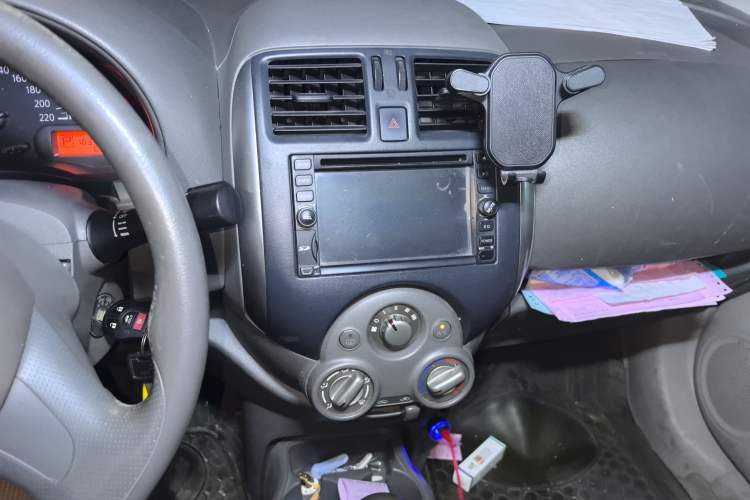 Used Nissan Sunny 2011 1.5XE CVT Comfort Edition Audio And AC Panel