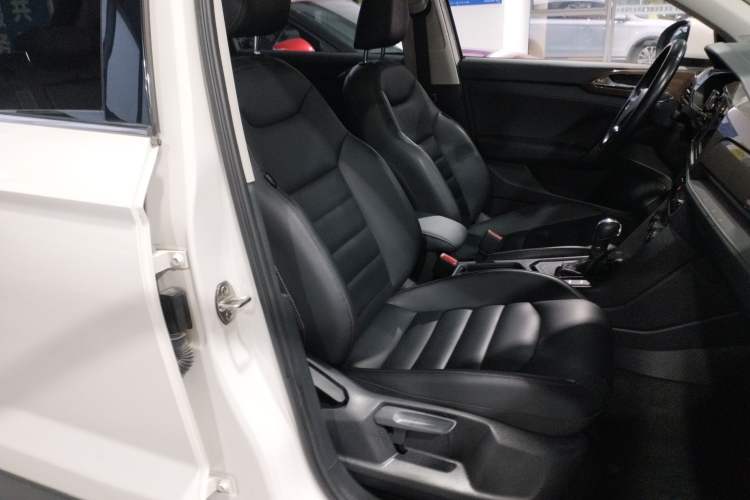 Used Volkswagen Tharu 2019 280TSI Two-Wheel Drive Luxury Edition China V Standard Right Front Seat