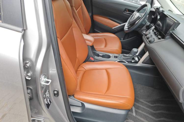 Used Toyota Corolla Cross 2023 2.0L Pioneer Edition Right Front Seat