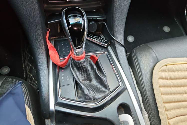 Used JMC Yusheng S350 2013 2.4T Automatic 4x4 Diesel Luxury 5-Seater
