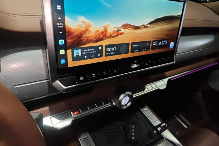 Used Tank 700 New Energy 2024 Hi4-T Extreme Edition Audio And AC Panel