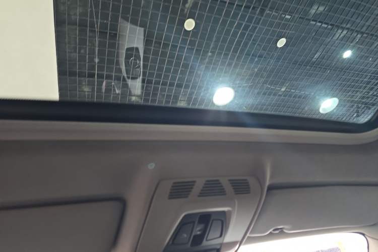 Used BMW 1 Series 2016 118i Leading Model Headliner