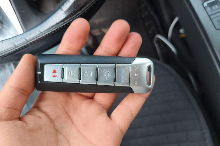 Used Wey VV6 2021 2.0T Two-Wheel Drive Smart Plus