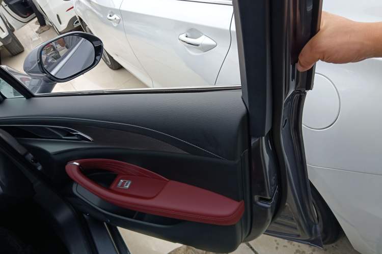 Used Hongqi H5 2024 1.5T DCT Smart Connect Flagship Edition
