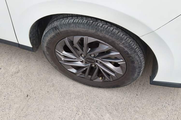 Used SAIC MAXUS G50 2019 1.5T First Edition Automatic Luxury Version 6 Seats Right Front Wheel Hub