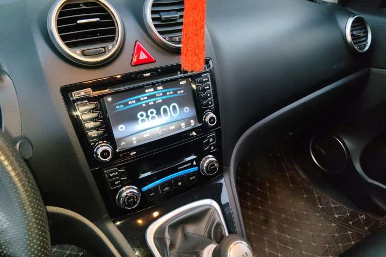 Used Haval H6 2013 Upgraded Model 1.5T Manual Two-Wheel Drive Urban Version