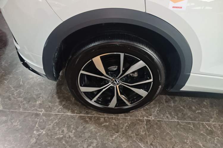 Used Volkswagen T-ROC 2023 300TSI DSG Two-Wheel-Drive Chen Guang Edition