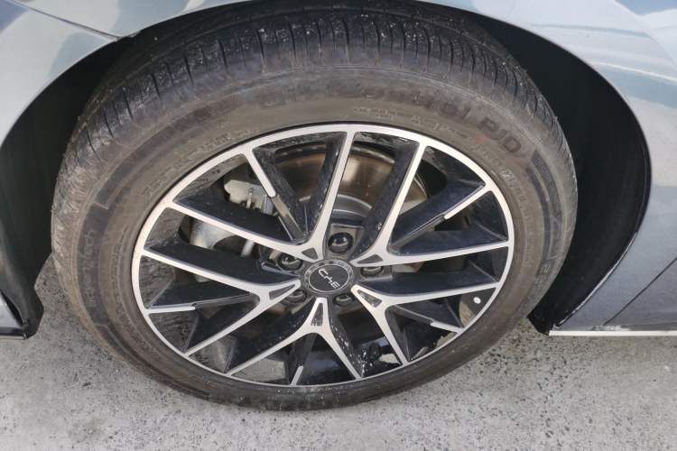 Used BYD Seal 07 DM-i 2025 Intelligent Driving Version DM-i 1.5L 125 km Prestige Edition Left Front Wheel Hub