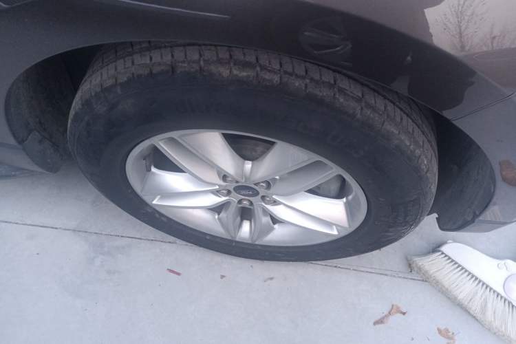 Used Ford Edge 2016 EcoBoost 245 Two-Wheel-Drive Platinum Edition 7-Seater
