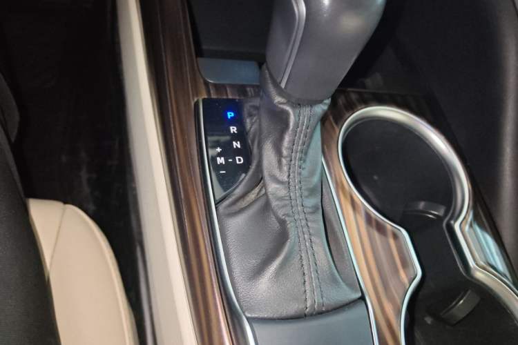 Used Toyota Camry 2019 2.0G Luxury Edition China VI Standard
