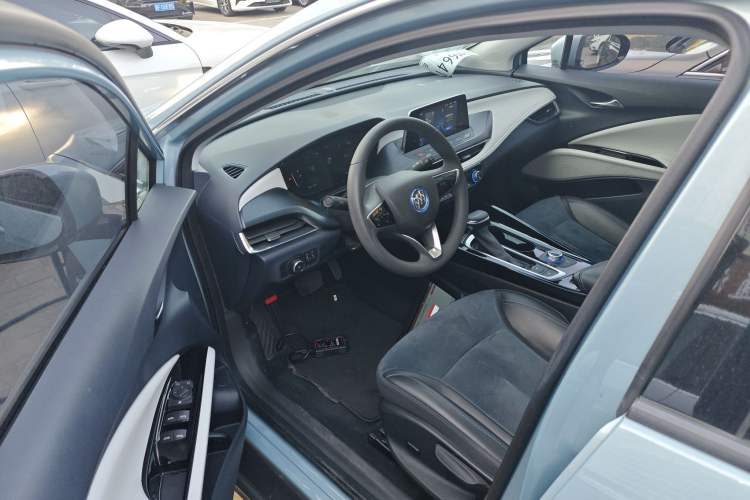 Used Buick Velite 6 2019 Connected Fashion Model
