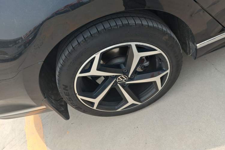 Used Volkswagen Magotan 2023 2 Million Units Limited Edition 330TSI DSG Leading Version
