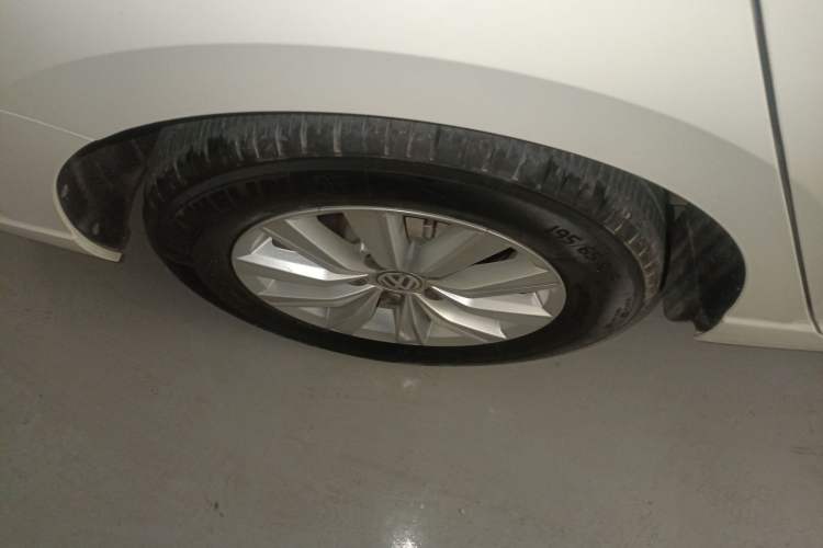 Used Volkswagen Lavida 2019 1.5L Automatic Fashion Edition China VI Right Rear Wheel Hub