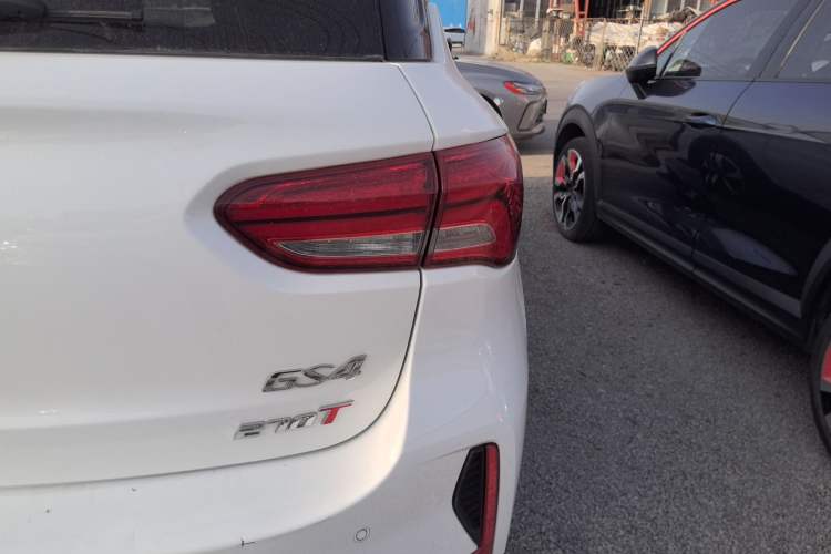 Used GAC Trumpchi GS4 2019 270T Manual Two-Wheel Drive Luxury Edition Right Rear Taillight