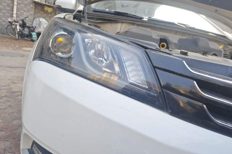 Used Geely Auto Emgrand 2016 Sedan 1.5L CVT Upward Version
