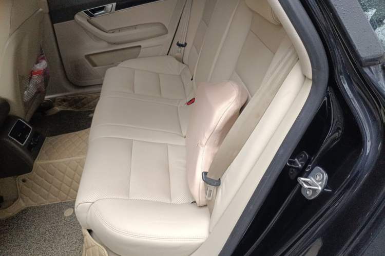 Used Audi A6L 2011 2.0 TFSI automatic Comfort trim
