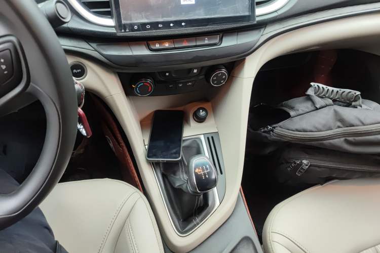 Used Buick GT 2017 15N Manual Elite Version Gear Lever