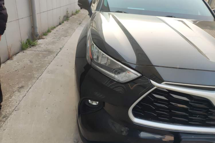 Used Toyota Highlander 2022 Dual-Engine 2.5L 4x4 Elite Edition 7-Seater Right Front Headlight