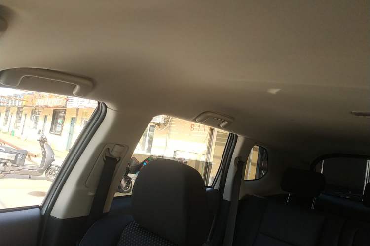 Used Mitsubishi Outlander 2021 Revised Version 2.0L Two-Wheel Drive Comfort Edition 5 Seats Headliner