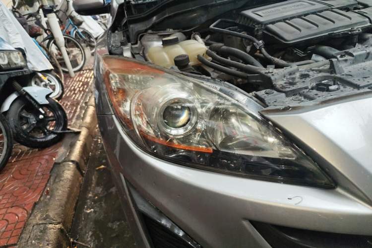 Used Mazda 3 2011 Sedan 1.6L Manual Comfort Model