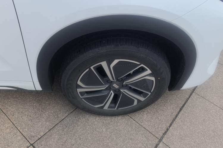 Used Geely Galaxy Xingjian 7 EM-i 2025 120km Launch+ Version Right Rear Wheel Hub