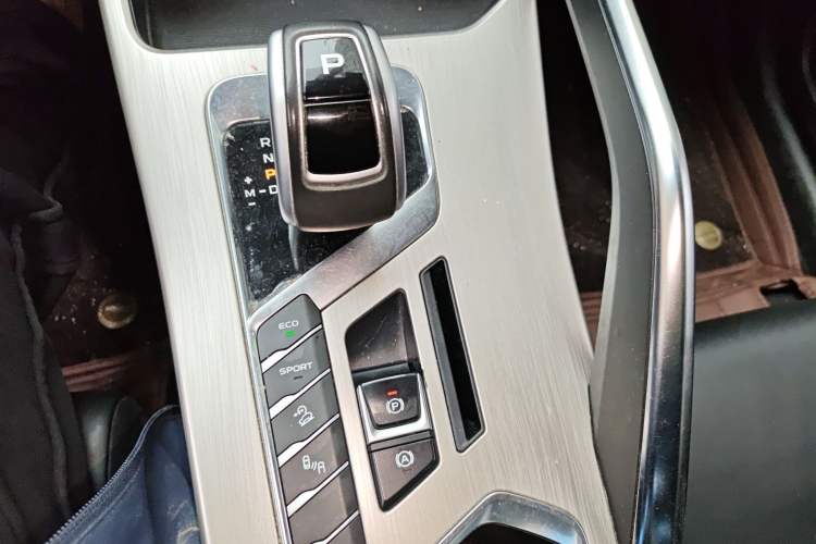 Used Geely Auto Coolray 2019 260T DCT Knight China V Standard