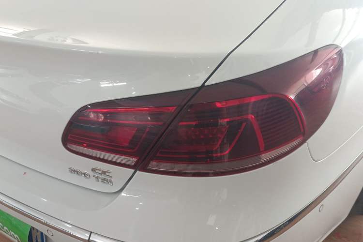 Used Volkswagen FAW-Volkswagen CC 2016 1.8TSI Luxury Model Right Rear Taillight