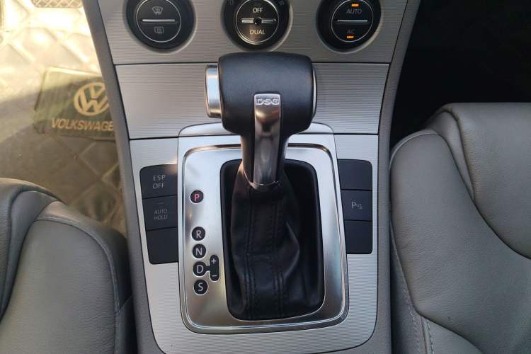 Used Volkswagen Magotan 2011 1.8TSI DSG Comfort Model Gear Lever
