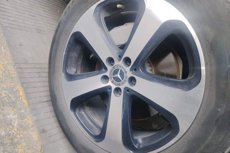 Used Mercedes-Benz GLC 2019 Facelift GLC 260 L 4MATIC Luxury Model Right Front Wheel Hub