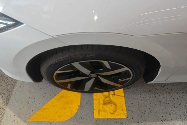 Used Volkswagen Lamando 2025 Lavida L 280TSI DSG Cool & Spicy Edition Exterior 1