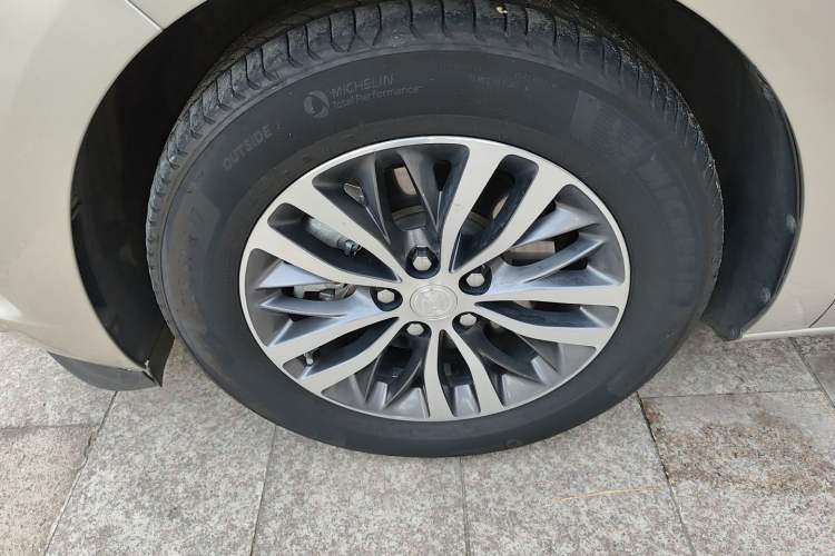 Used Buick GL8 2022 ES Landtrek 653T Comfort Edition
