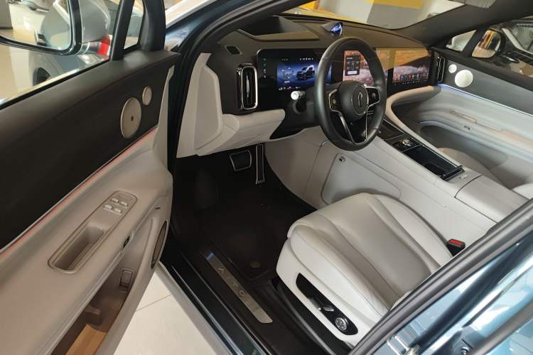 Used Hima AITO M9 2024 Range-Extended Ultra Version 42 kWh 6-Seater Model Driver Seat