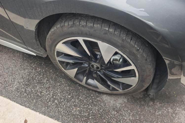 Used Audi A3 2021 A3L Limousine 35 TFSI Fashion Sport Model Right Front Wheel Hub