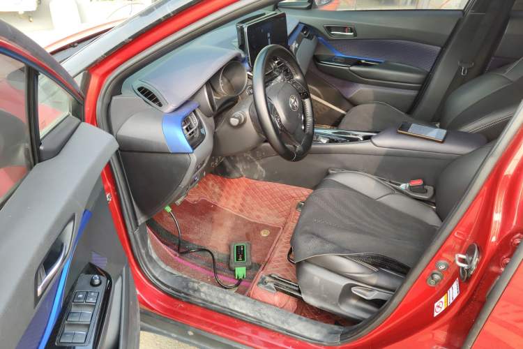 Used Toyota C-HR 2018 2.0L Leading with Sunroof China VI Standard