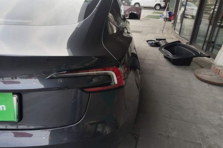 Used Tesla Model 3 2023 Long-Range All-Wheel-Drive Version
