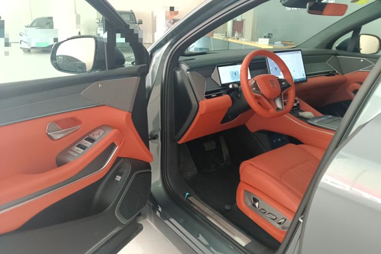 Used BYD Tang L 2025 DM 175KM Drone Player Edition Driver Seat