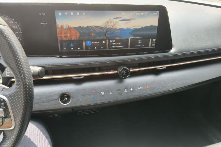 Used Nissan ARIYA 2022 Two-Wheel Drive Long Range Top-Tier Version Audio And AC Panel