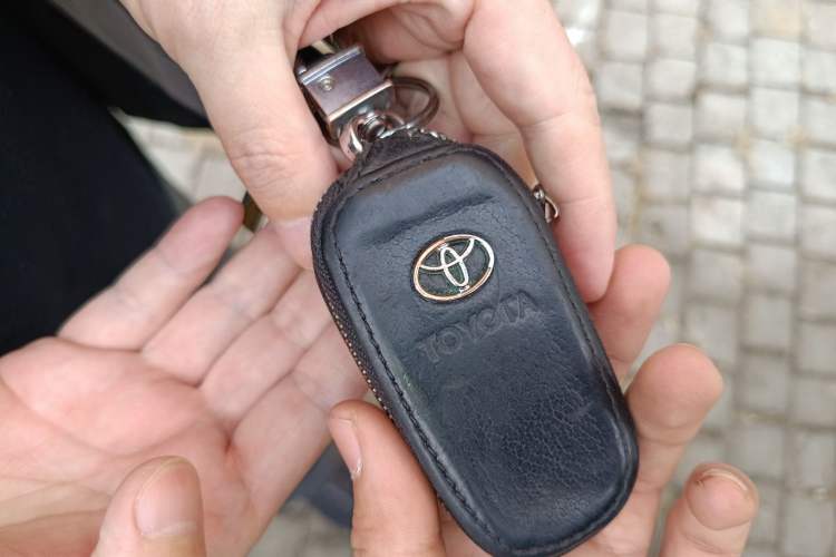 Used Toyota Sienna 2024 2.5L Hybrid Four-Wheel Drive Prestige Edition
