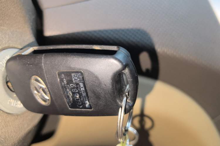 Used Hyundai Verna (older generation) 2010 Sedan 1.4L Manual BLUE Model
